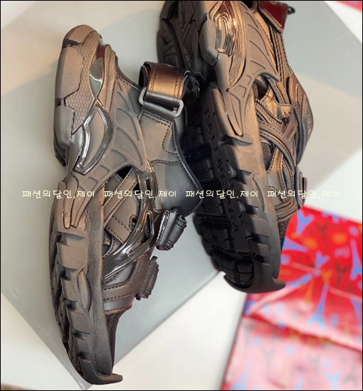 d2727731c8d20c9655b5976ddededa2a_1593146549_7198.jpg d2727731c8d20c9655b5976ddededa2a_1593146549_7198.jpg