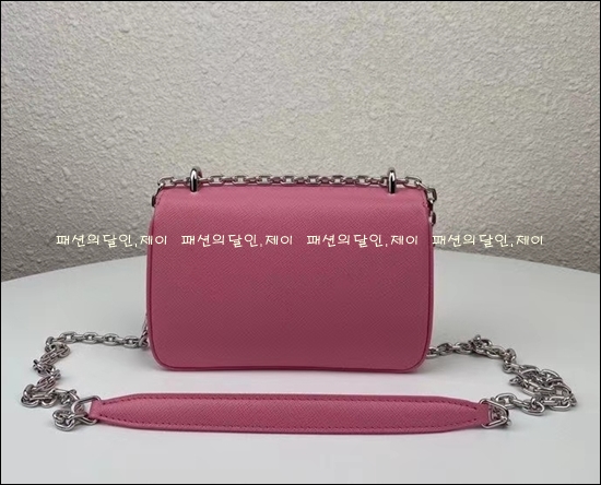 f25b0f18d42cb9f70ee7411b45c71f55_1595491229_0319.jpg f25b0f18d42cb9f70ee7411b45c71f55_1595491229_0319.jpg