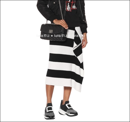 e31a175b0c71711c53fa839742aae448_1621934126_5324.jpg e31a175b0c71711c53fa839742aae448_1621934126_5324.jpg