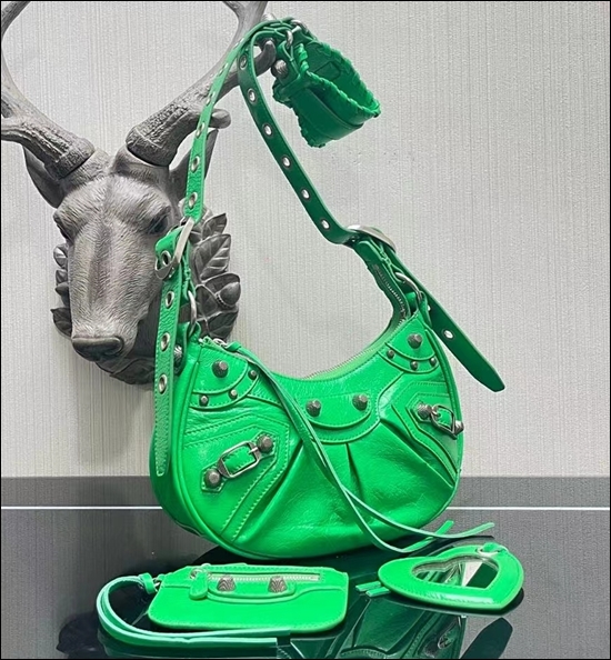 b5842abfd8c6616b67e912b0647958ad_1646375152_4182.jpg b5842abfd8c6616b67e912b0647958ad_1646375152_4182.jpg