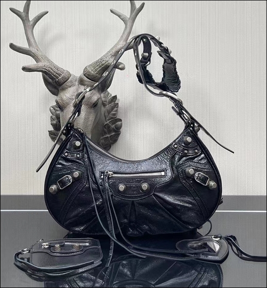 b5842abfd8c6616b67e912b0647958ad_1646375170_6363.jpg b5842abfd8c6616b67e912b0647958ad_1646375170_6363.jpg