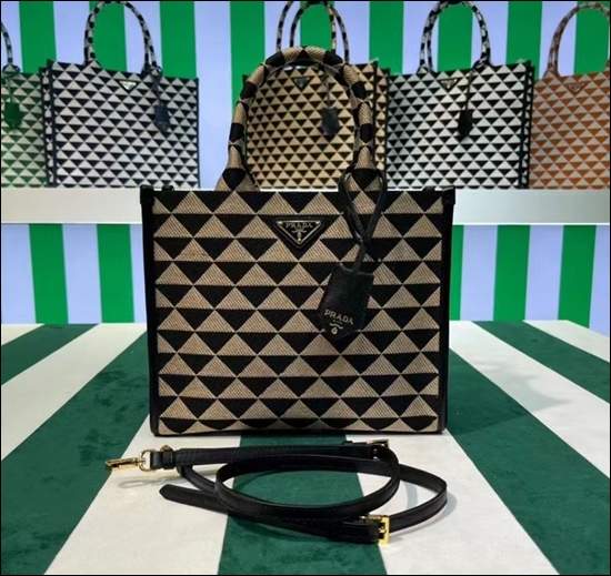 e5e1ae9de6748ffd630bb713e68c152c_1655726159_3361.jpg e5e1ae9de6748ffd630bb713e68c152c_1655726159_3361.jpg