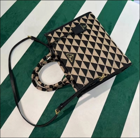 e5e1ae9de6748ffd630bb713e68c152c_1655726161_8206.jpg e5e1ae9de6748ffd630bb713e68c152c_1655726161_8206.jpg