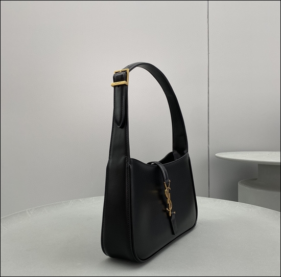 e1718891cb15c7580387a5c3e9affd0b_1662686068_7021.jpg e1718891cb15c7580387a5c3e9affd0b_1662686068_7021.jpg