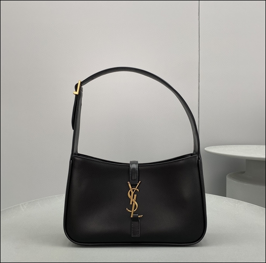 e1718891cb15c7580387a5c3e9affd0b_1662686069_0468.jpg e1718891cb15c7580387a5c3e9affd0b_1662686069_0468.jpg