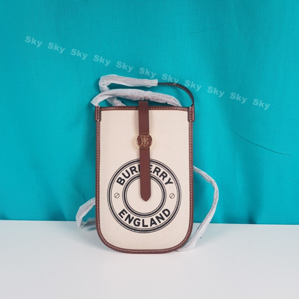 [하늘]버버리 핸드폰가방 착용해 보면 반하실걸요