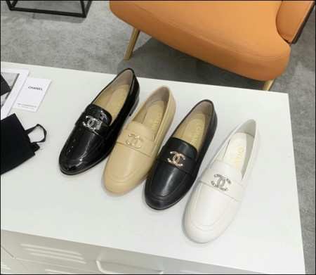 샤넬 로퍼 눈이 부셔요~~