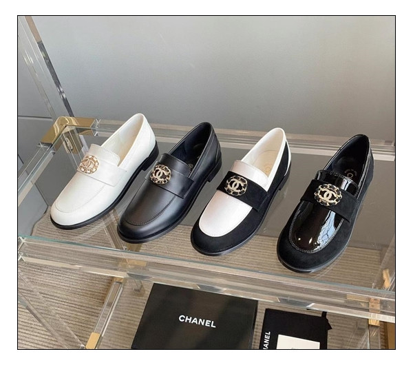 샤넬 로퍼 모카신