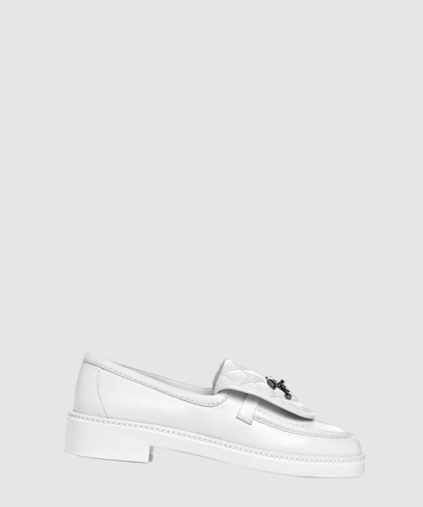 [CHANEL-샤넬] 퀼팅 턴락 모카신 로퍼 화이트G36646