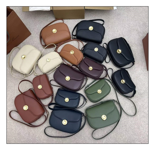 로로피아나 백 기에라 숄더백