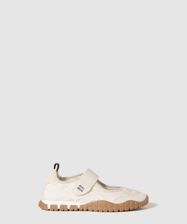 [MIU MIU-미우미우] 타이어 기능성 소재 및 스웨이드 발레리나 5F416E