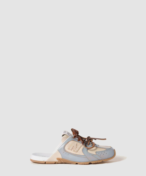 [MIUMIU-미우미우] 송아지 가죽 장식 뮬 5E333E