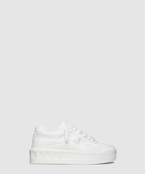 [VALENTINO-발렌티노] 원 스터드 XL 나파 가죽 로우탑 스니커즈 5Y2S0G37XTM