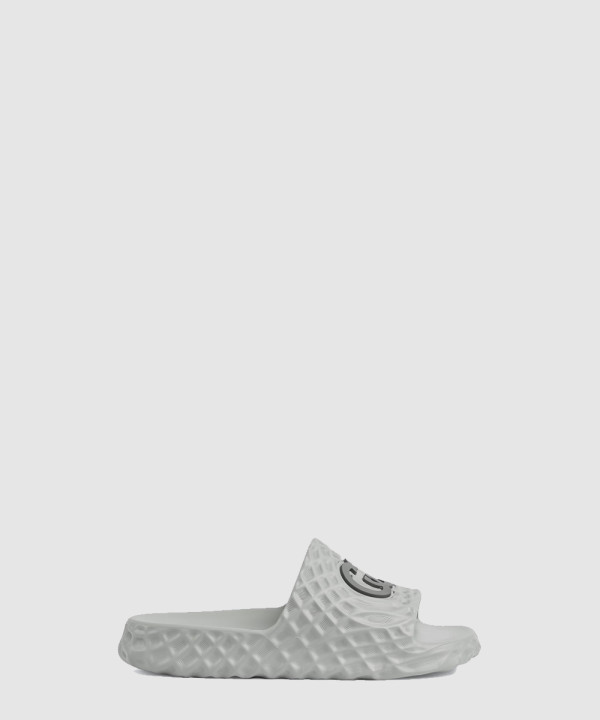 [GUCCI-구찌]  남성 인터로킹 G 슬라이드 샌들 770801