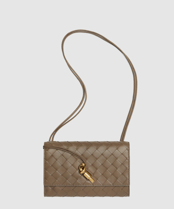 [BOTTEGA-보테가베네타] 안디아모 스트랩 파우치 836940